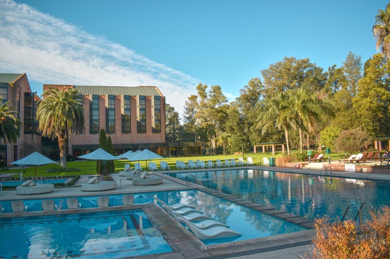 Sheraton Pilar Hotel & Convention Center Exterior photo