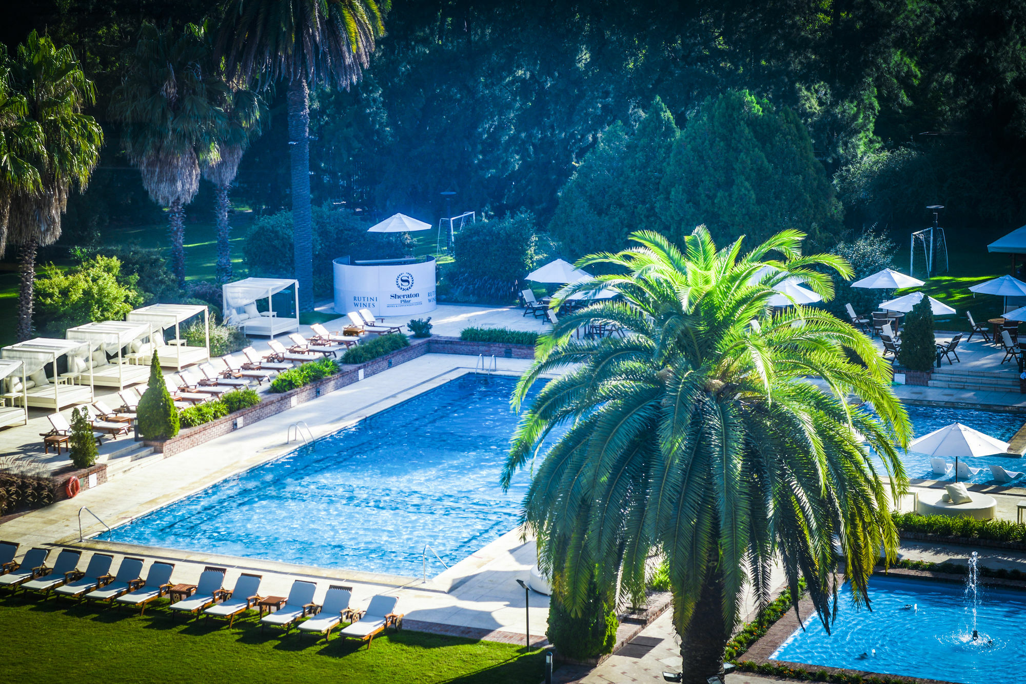 Sheraton Pilar Hotel & Convention Center Exterior photo